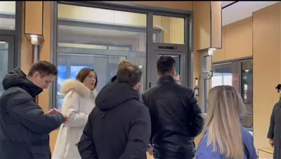 Å se er å tro: Internasjonale kunders fabrikkinspeksjon, fra nettkommunikasjo...